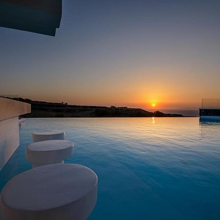 Adorno Oia Hotel Buitenkant foto