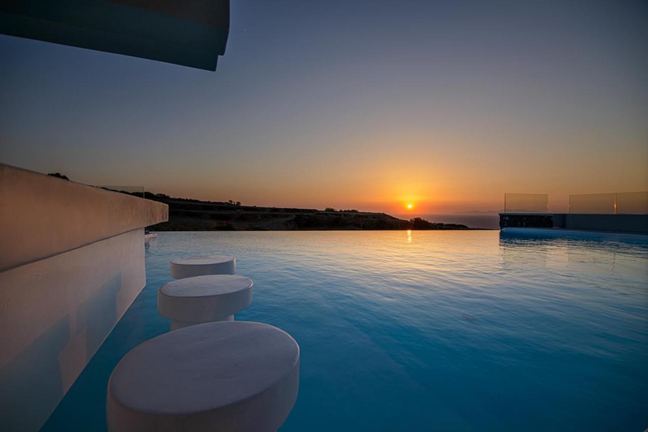 Adorno Oia Hotel Buitenkant foto