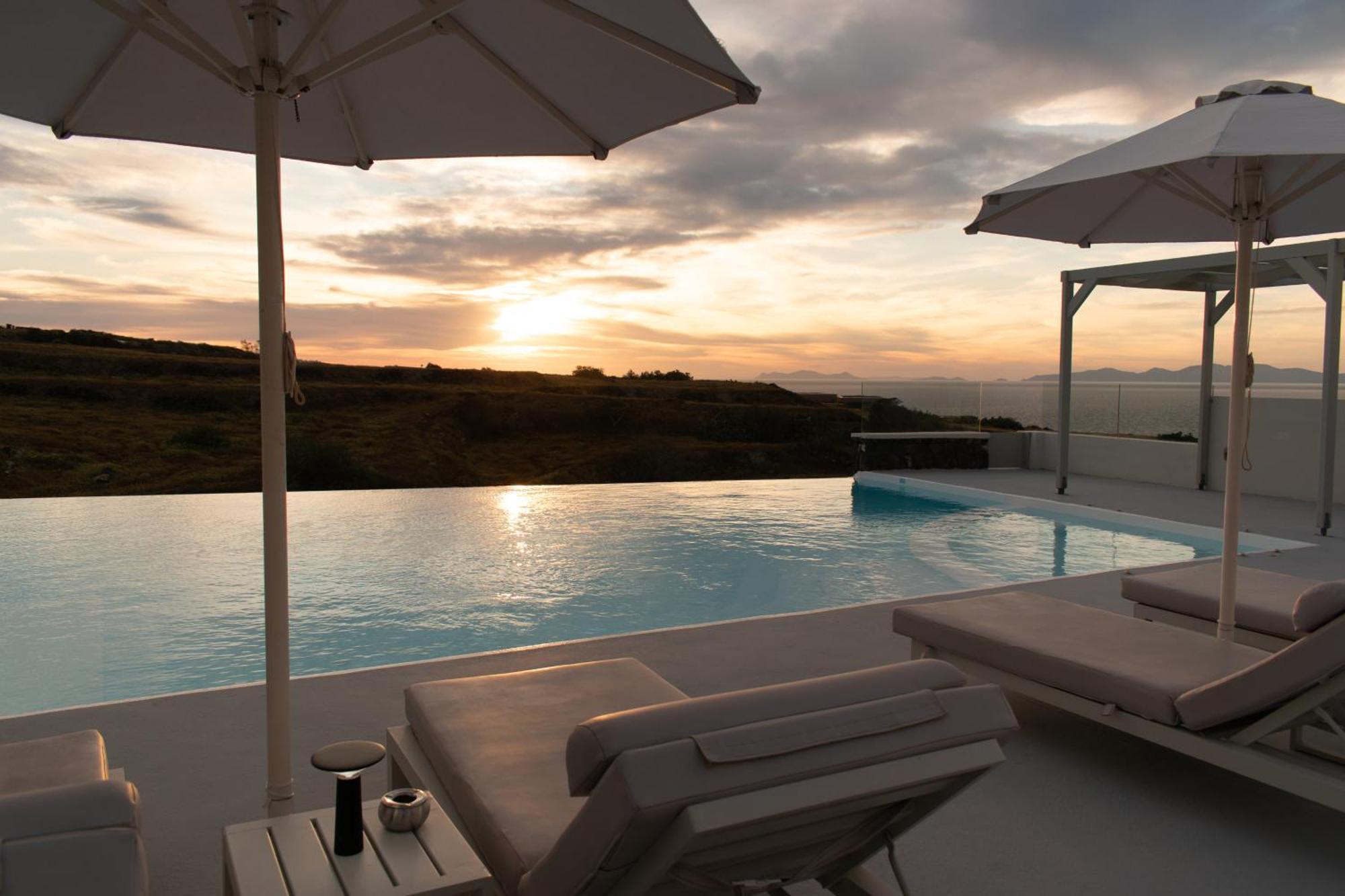 Adorno Oia Hotel Buitenkant foto